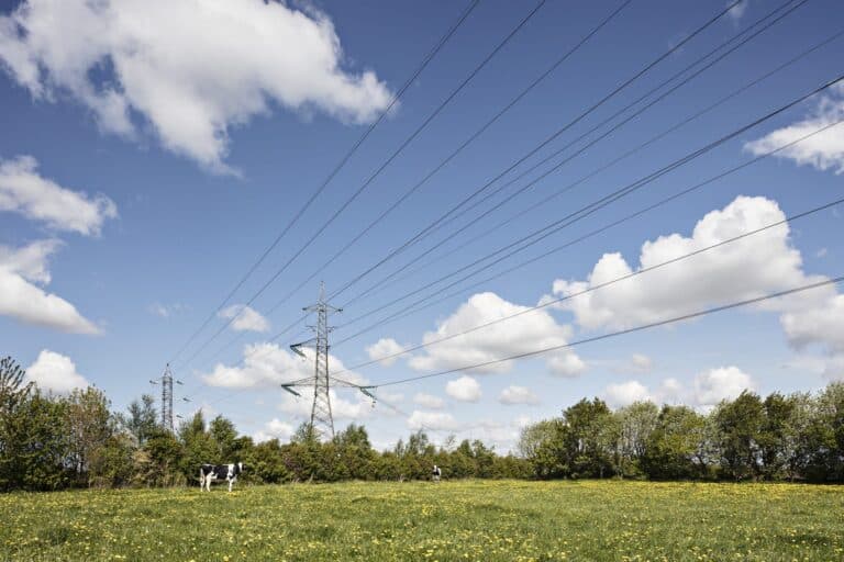 ﻿﻿Per Andersen: Vester Tostrup, Danmark, 80 x 110 cm indrammet, Ed. 6 + 2 AP, kr. 14.300